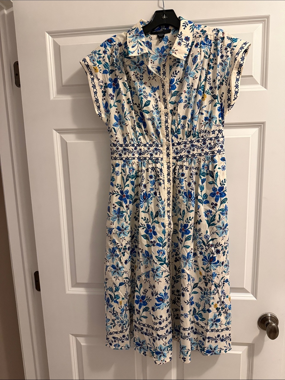 Maggy London Blue and White Floral Midi Dress